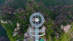 Foto: Balkon Kaca Terbesar Dunia di Tebing China