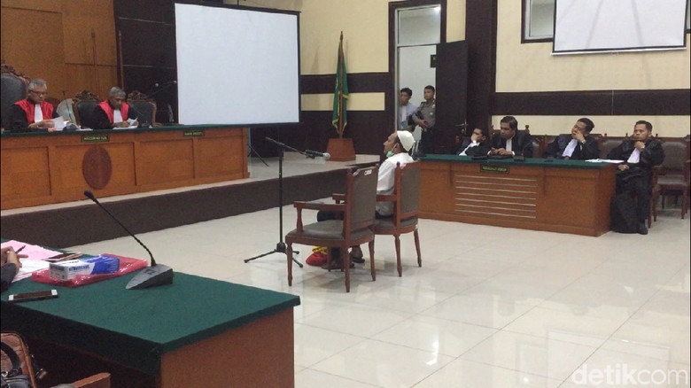 Sidang Pembunuhan dr Letty, Hakim Tolak Eksepsi dr Helmi Sidang Pembunuhan dr Letty, Hakim Tolak Eksepsi dr Helmi
