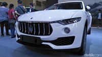 Masserati Lavante yang elegan tidak lantas lepas dari pandangan detikOto. Mobil lansiran 2018 itu dibanderol Rp 3,1 miliar (off the road). Foto: Ruly Kurniawan