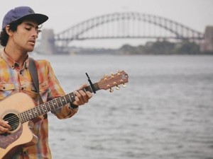 Peselancar Australia Tewas Setelah Papan Patah