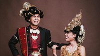 Raditya Dika dan Anissa Aziza, mengabadikan foto prewedding mereka jelang pernikahan 5 Mei mendatang. Foto: Dok. Instagram/aldosinarta