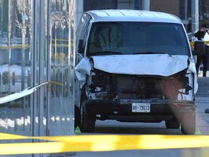 Foto: Van yang Tabrak Pejalan Kaki di Toronto dan Tewaskan 9 Orang