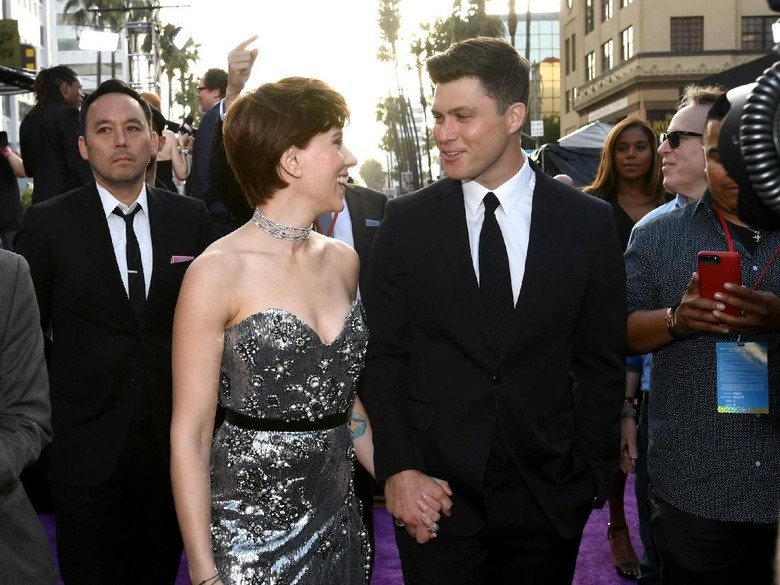 Scarlett Johansson Perdana Gandeng Pacar di Premier Infinity War Scarlett Johansson Perdana Gandeng Pacar di Premier Infinity War
