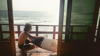 Teman Haydon, Mark Brightwell, mengatakan papan milik peselancar itu patah setelah terhantam ombak. (Foto: Dok. Facebook Jae Haydon)