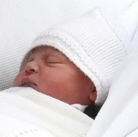 Nottingham Lace Knitted Baby Shawl, begitu nama seri selimut tersebut, dibanderol seharga 69,95 poundsterling atau hampir mencapai Rp 1,3 juta. (Foto: Chris Jackson/Getty Images)