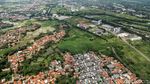 Perumahan dan Pabrik Bikin Lahan Sawah Menyusut