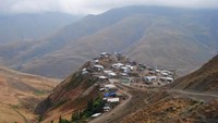 Masyarakat Azerbaijan multikultural dengan musik khas bernama Mugham. Susuri desa-desa terpencil di Guba, di Desa Khinalig adalah ekowisata yang populer (CNN Travel)
