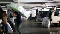 Saat ini belum ada tanda-tanda persiapan lahan parkir menjadi lokasi dagang.