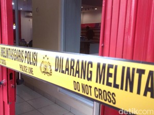 Satroni Toko Elektronik di Garut, Pencuri Gondol 500 Ponsel