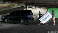 Khusus lantai 5 dan 5A diperuntukkan bagi kendaraan sepeda motor. Selain itu, lantai lainnya diperuntukkan bagi mobil.
