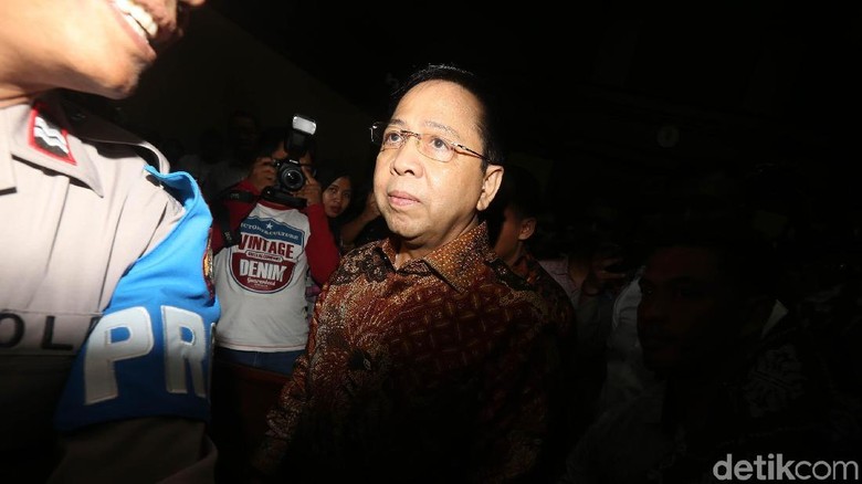 Tak Ada Elite Golkar yang Temani Novanto di Sidang Vonis Tak Ada Elite Golkar yang Temani Novanto di Sidang Vonis