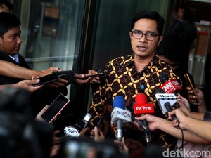 2 Anggota DPR Dipanggil KPK Terkait Kasus Gatot Pujo