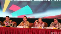 Ketua KONI Tono Suratman memimpin Musornaslub ini.