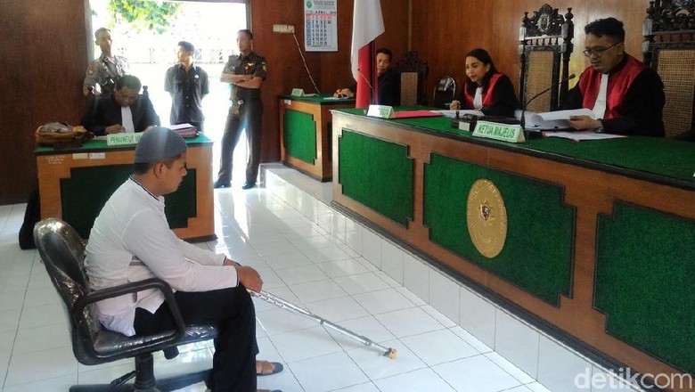 Pembunuh Kasir Rumah Makan di Boyolali Divonis 15 Tahun Penjara Pembunuh Kasir Rumah Makan di Boyolali Divonis 15 Tahun Penjara