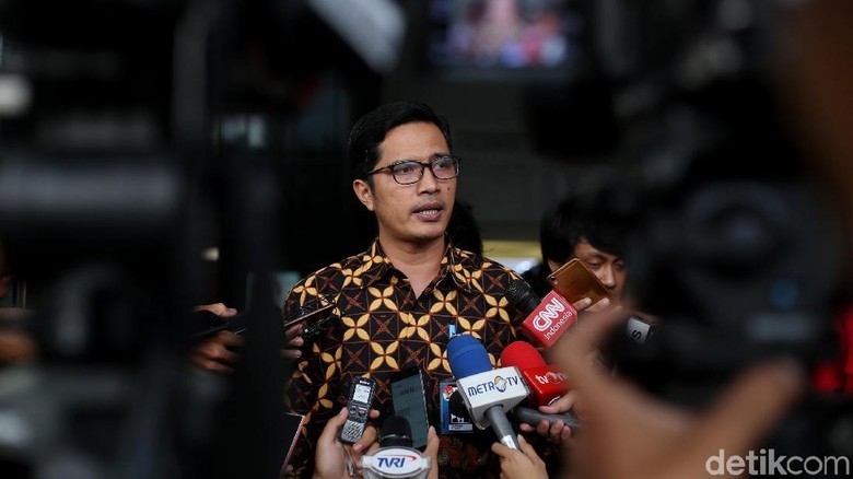 KPK Perpanjang Masa Tahanan Keponakan Setya Novanto KPK Perpanjang Masa Tahanan Keponakan Setya Novanto