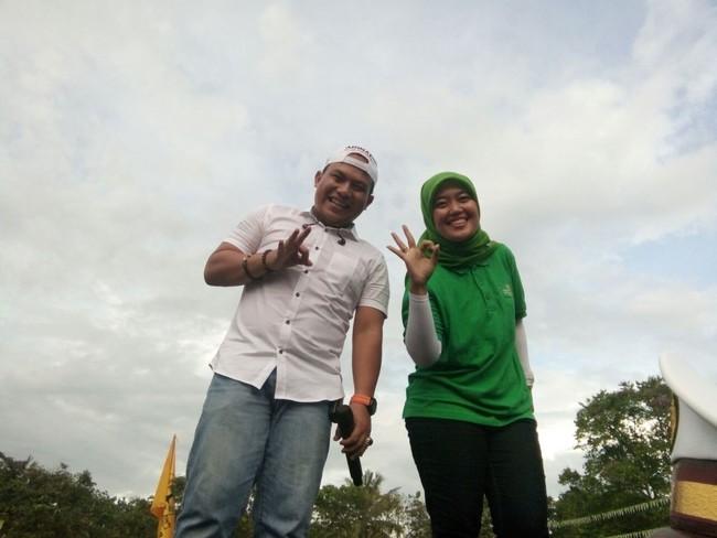 Nunik menjadi salah satu cawagub yang masih berusia muda. Ia pun sering mencoba berbagai jenis gaya hijab seperti hijab segi empat bermotif dan pashmina. Foto: Cawagub Lampung Chusnunia (Nunik) (Dok. timses Arinal-Chusnunia)