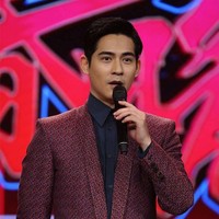 Vic Chou juga kini masih aktif di industri hiburan dan membintangi sejumlah film. Foto: Instagram @vicchouyumin