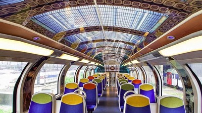 Ini Kereta atau Museum Berjalan?