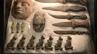 Sedangkan benda-benda ini adalah alat taxidermi yang digunakan pada masa Mesir kuno dahulunya. Mau berkunjung? (Woolly Mammoth Chicago)