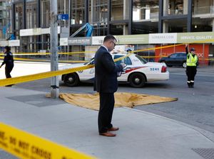 2 Orang Tewas dalam Insiden Van Tabrak Pejalan Kaki di Toronto