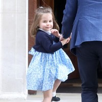 Lambaian tangan untuk terakhir kalinya sebelum masuk ke rumah sakit. (Foto: Getty Images)