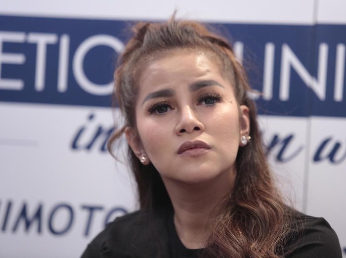 Olla dan Keluarga Temani Sang Ayah hingga Tiada