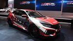 Honda Civic Type R Dibalut Stiker Ini Keren Juga!