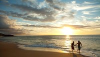 Hawaii yang terkenal cantik dengan pantainya juga masuk dalam daftar sunset terbaik dunia. (Hawaii Tourism Authority/Facebook)