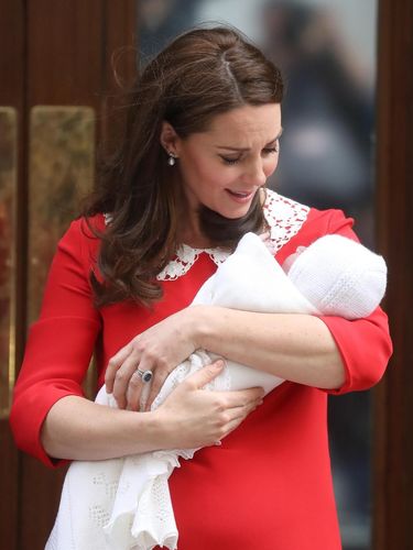 Tampak Sederhana, Dress Kate Middleton Saat Keluar RS Berkisar Ratusan Juta 