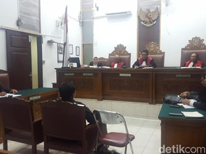 Terbukti Perkosa CTP, Aa Gatot Divonis 9 Tahun Bui