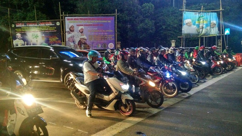 Arus Lalu Lintas di Pancoran Arah Slipi Macet Arus Lalu Lintas di Pancoran Arah Slipi Macet