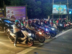 Arus Lalu Lintas di Pancoran Arah Slipi Macet