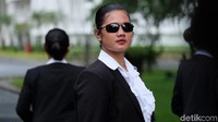 Sertu Vera mengaku kadang tidak dikenali sebagai paspampres oleh warga (Foto: Andhika Prasetia/detikcom)