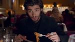 Begini Nih Gaya Makan Si Tampan Zayn Malik!