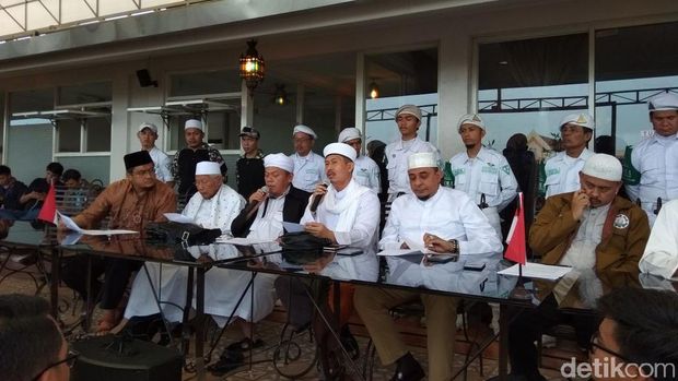 Jumpa pers PA 212 terkait pertemuan dengan Jokowi.