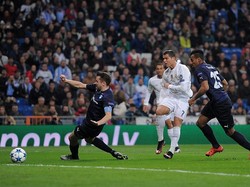 Cristiano Ronaldo bikin hat-trick 11 menit kala membela Real Madrid di Liga Champions 2015/2016. El Real berpesta 8-0. (Foto: Denis Doyle/Getty Images)