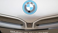 Bagi produsen mobil BMW, mobil listrik tidak hanya semata-mata mengurangi emisi karbon dioksida. Di saat yang bersamaan, mobil juga harus cantik. Foto: Istimewa