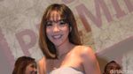 Lihat Senyum Manis Gisel Temani Gerimis Sore Ini
