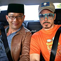 Ridwan Kamil akrab banget ya bareng Robert Downey Jr.  Foto: Instagram/@editasyik