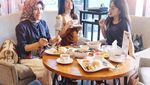Cantiknya Calon Istri Raditya Dika, Anissa Aziza, Saat Ngeteh dan Makan Kue
