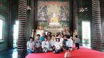 Foto: Vihara dari Jutaan Botol Bir di Thailand
