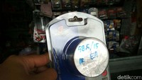 Dia menyebut hampir semua produk suku cadang yang dijualnya ini hasil impor dari Thailand yang didapatkan dari distributor besar.
