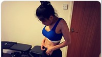 Lihat deh perut sixpack Meaw yang menonjol. (Foto: Instagram/meawdavis)