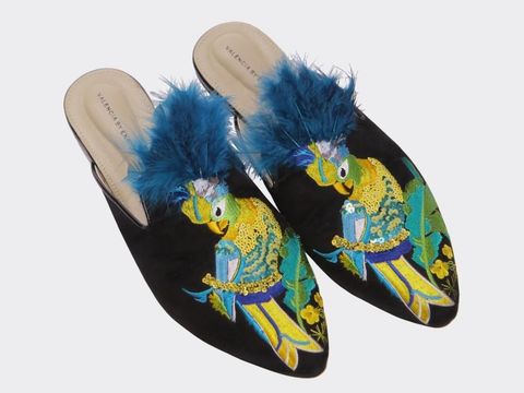 Bosan Pakai Sneakers? 5 Sepatu Ini Juga Stylish Dipadu dengan Jeans
