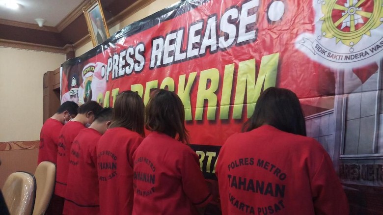 Harta Rp 500 Juta Wanita Ini Ditukar Mi Instan Usai Dihipnotis Harta Rp 500 Juta Wanita Ini Ditukar Mi Instan Usai Dihipnotis