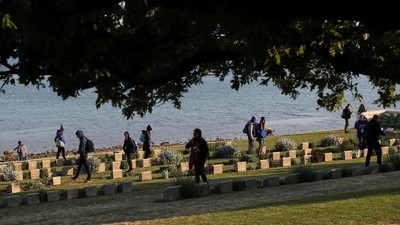 Momen Warga Australia Ziarah ke Turki di Hari Anzac