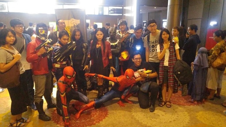 Ketika Superhero Marvel Ikut Nonton Infinity War di Semarang Ketika Superhero Marvel Ikut Nonton Infinity War di Semarang