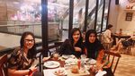 Mengintip 10 Gaya Kulineran Amy Qanita, Ibunda Raffi Ahmad