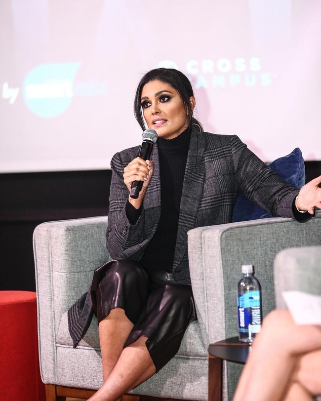 Ingat pertengkaran adik Beyonce, Solange dengan Jay Z di lift setelah Met Gala 2014? Kabarnya hal itu karena perselingkuhan antara Jay Z dan Rachel ketahuan. Adik Beyonce dikabarkan marah besar karena Jay Z tak setia.  Foto: dok. Instagram