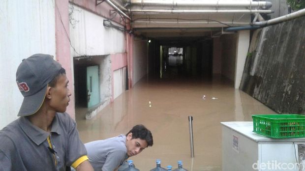 Mal di Cilegon kebanjiran, Rabu (25/4/2018)